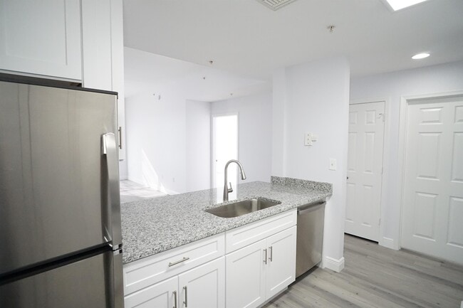 Building Photo - 1200 Town Center Dr