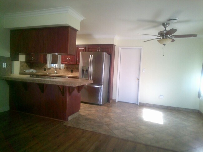 Building Photo - 6400 Cochran Dr