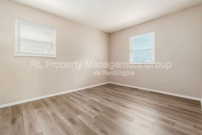 Building Photo - 1495 Yates Dr