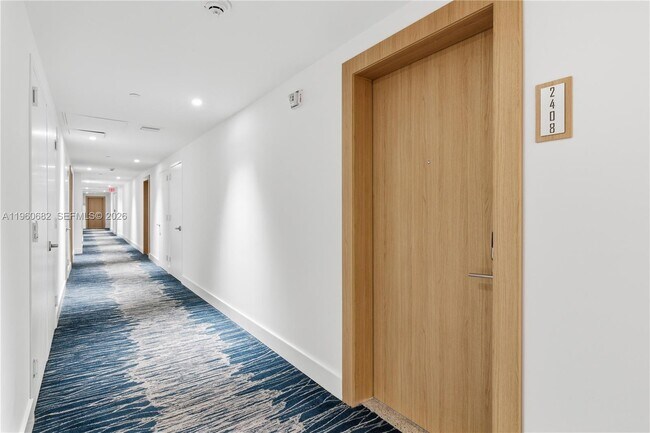 Building Photo - 90 SW 3rd St