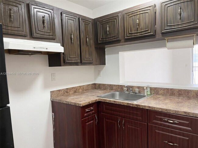 Building Photo - 484 NW 165th St