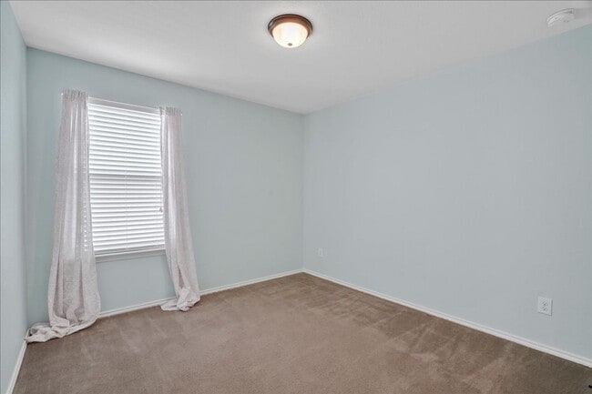 Building Photo - 1705 Uhland Dr