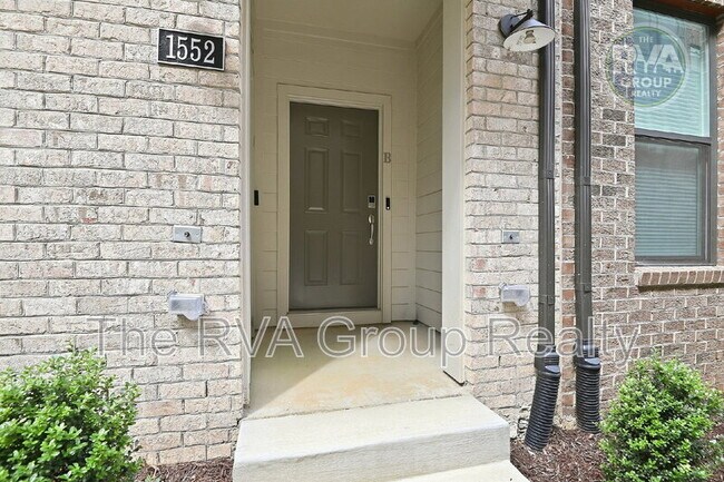Building Photo - 1552 W Moore St