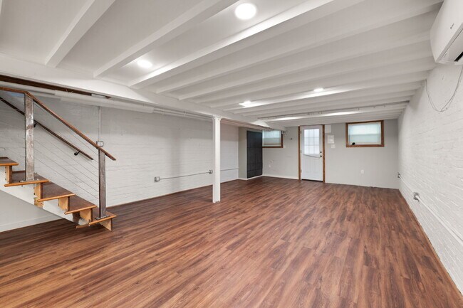 Building Photo - 445 Newton Pl NW