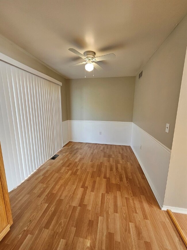 Building Photo - 3 Bedroom Ranch, 2 Full Bathrooms, 2 Car Garage. Large Master Bedroom, Living Room, Family Room, ...