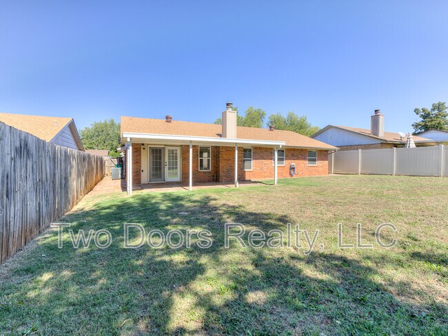 Building Photo - 3900 Hiddleston Cir