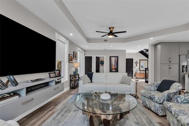 Building Photo - 276 Lewis Cir