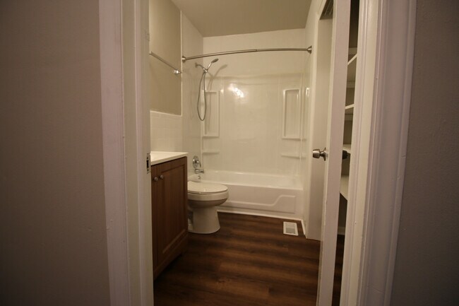 Building Photo - 119 Bob Lane