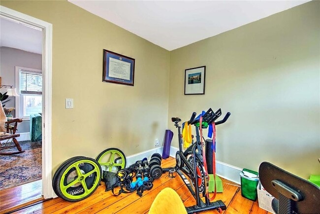 Building Photo - 220 Carpenter St