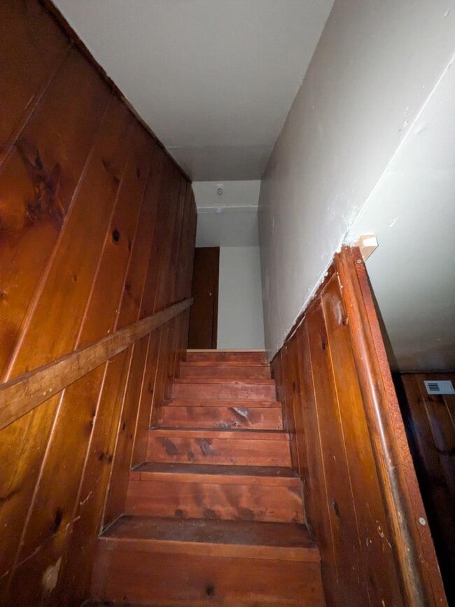 Building Photo - 1005 S Pittenger Rd