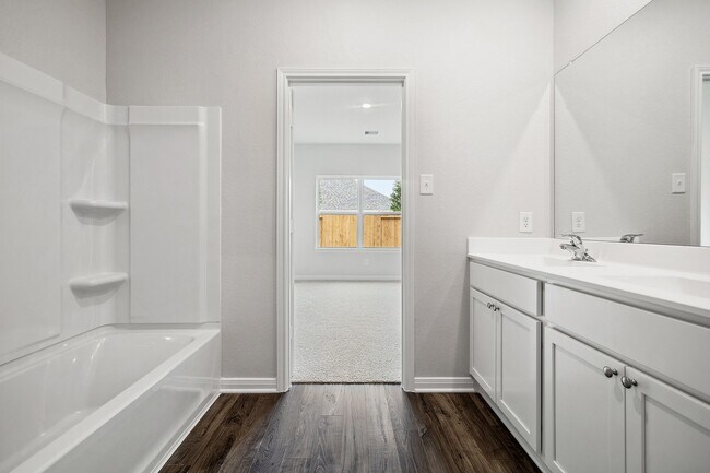 Building Photo - 5910 Peony Pl