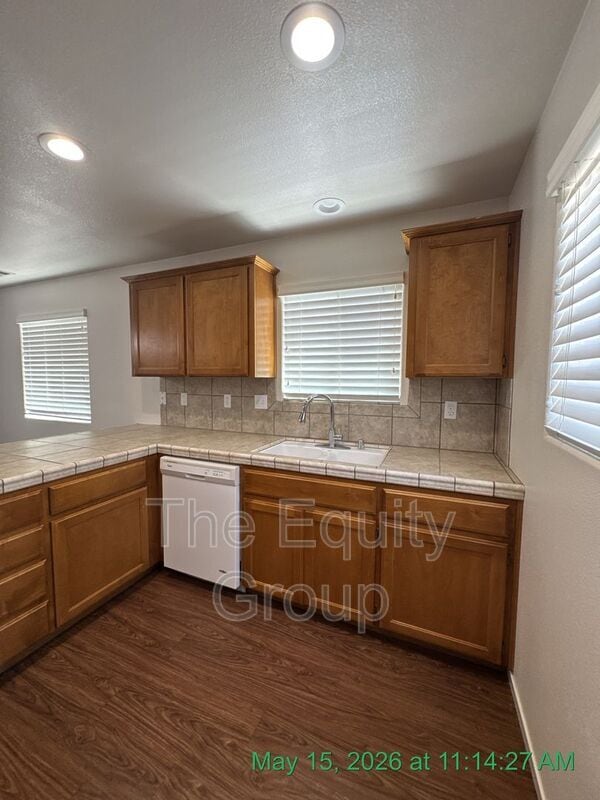 Building Photo - 2226 W Lark Ave