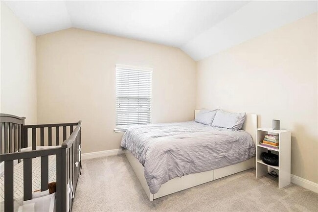 Building Photo - 165 Carlina Lp