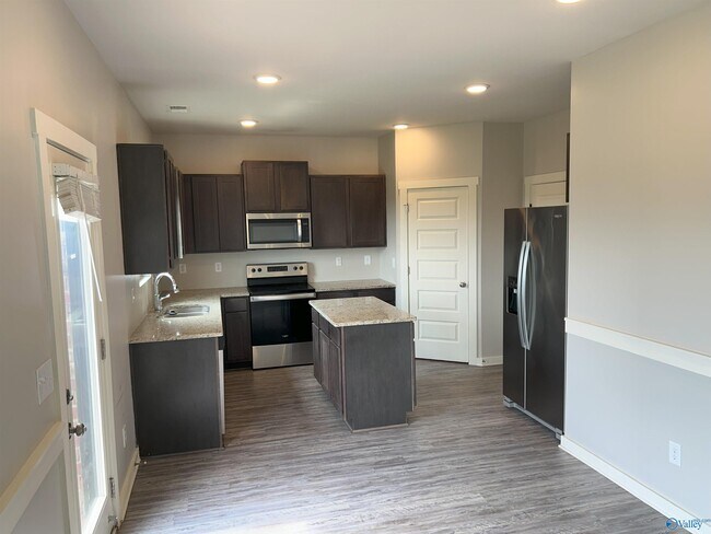 Building Photo - 26106 Valley Ridge Rd