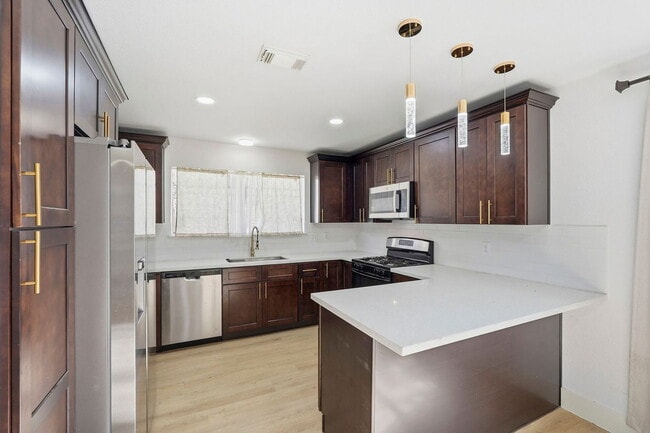 Building Photo - 11011 Almond Grove