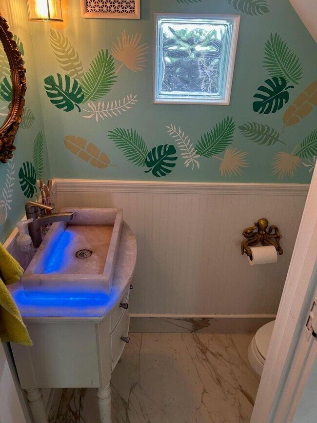 Building Photo - 820 30th St