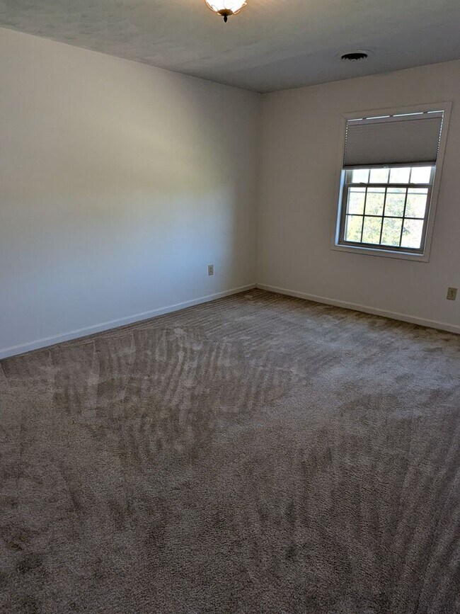Building Photo - Single Family Home