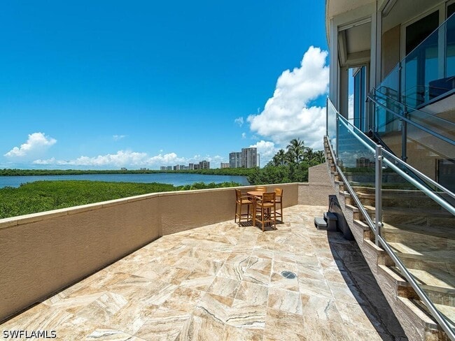 Building Photo - 60 Seagate Dr