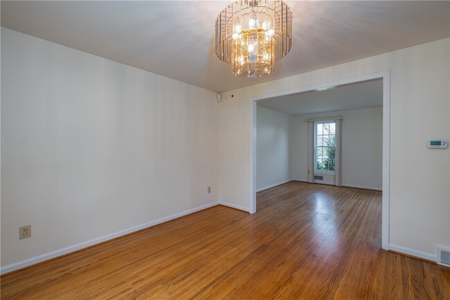 Building Photo - 75 Parkwood Ave