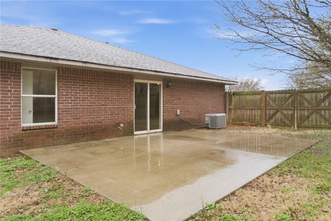 Building Photo - 932 S Curtis Ave