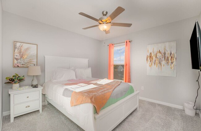 Building Photo - Fully Furnished Executive Corporate Rental