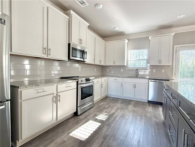 Building Photo - 1917 Castleberry Ln