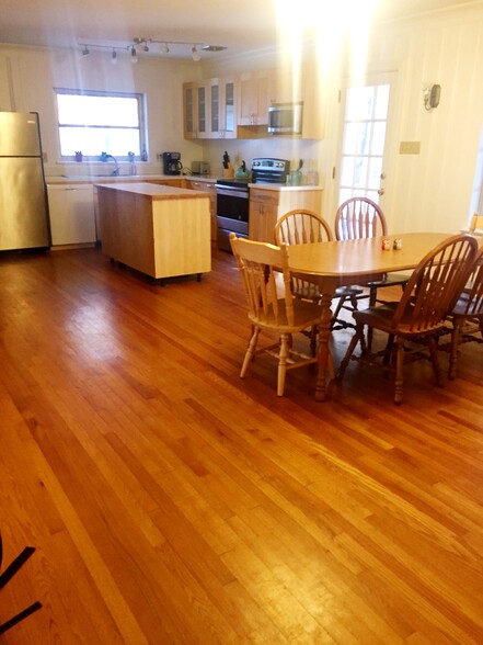 Dining Room/Kitchen - 5027 Hollow Rock Rd