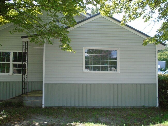 Building Photo - 100 Spring Ave