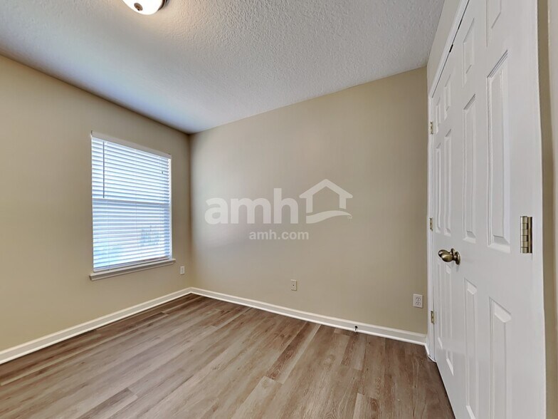 Building Photo - 1008 Beckingham Dr
