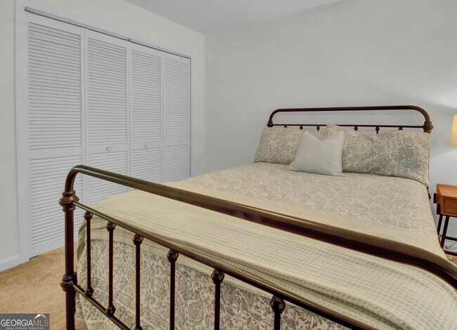 Building Photo - 12 Vista Square NW