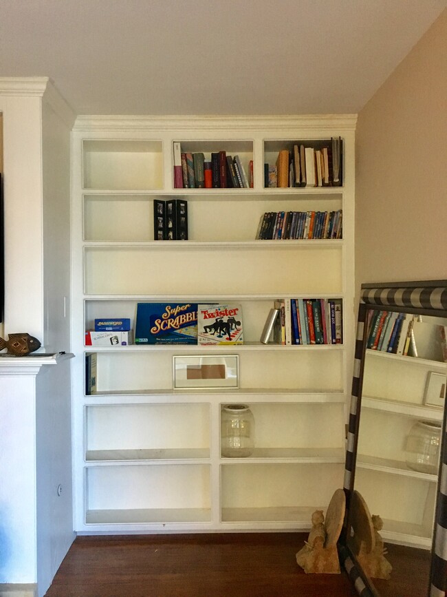 Storage &amp; library nook - 12967 Cree Ct