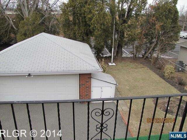 Building Photo - 298 Luddington Ave