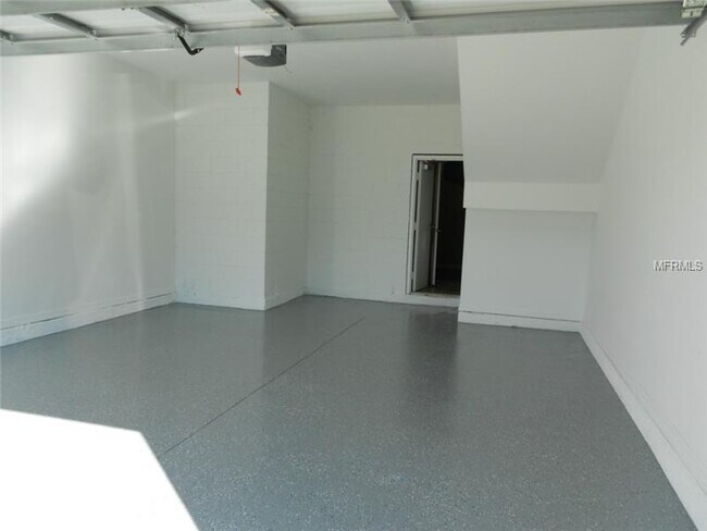 Building Photo - MOVE IN SPECIAL-3/2.5 Spacious Townhouse w/ 2 Car Garage in St. Cloud