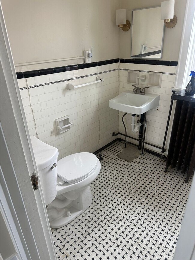 Building Photo - 104 Brownsville Rd