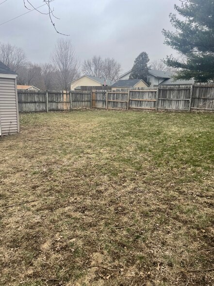 Building Photo - 2718 W 59th St