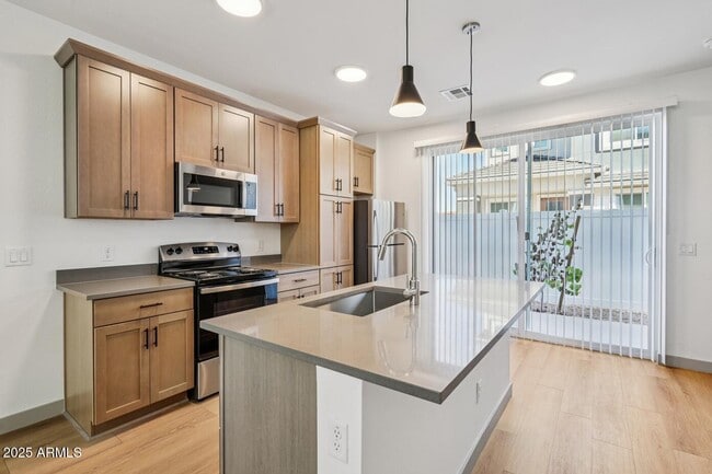 Building Photo - 19550 N Gunsmoke Rd