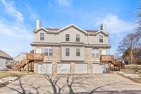 Building Photo - 2111-2111 Primrose Dr