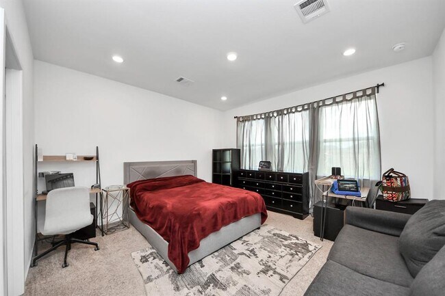 Building Photo - 21630 Heather Elm Dr