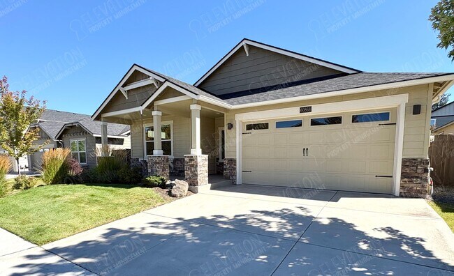 Building Photo - 60868 SE Sweet Pea Dr