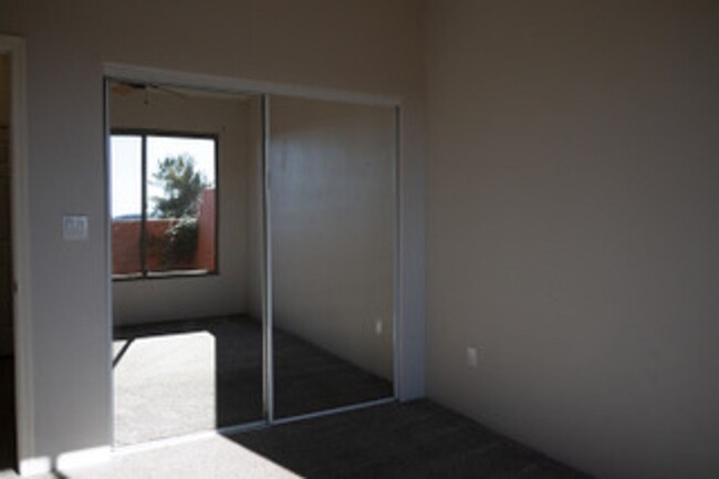 Building Photo - Unfurnished, 1-year long-term rental