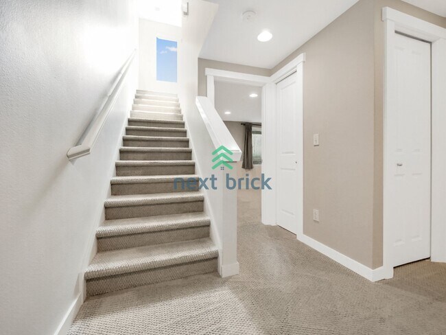 Building Photo - Welcome to this charming 3-bedroom, 2-bathroom home