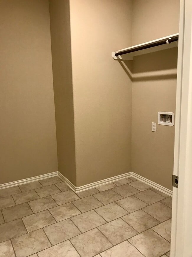 Building Photo - COMING SOON!!  Beautiful Home in Parks Bell