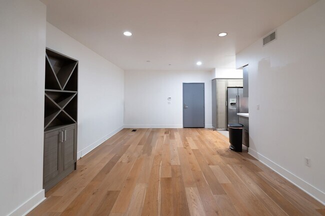 Building Photo - Stunning 3 Bedroom/ 3 Bathroom $4,950/mo.
