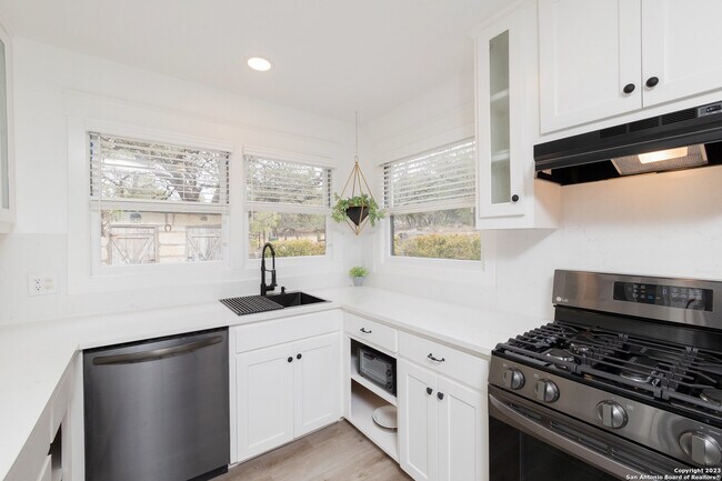 Building Photo - 33121 Blanco Rd