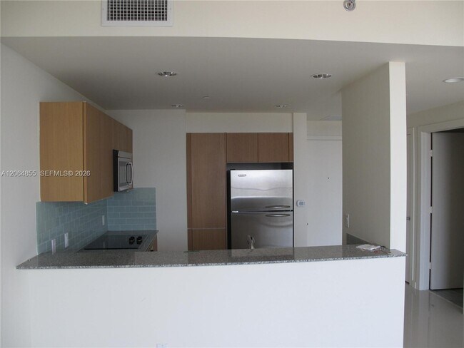 Building Photo - 1050 Brickell Ave