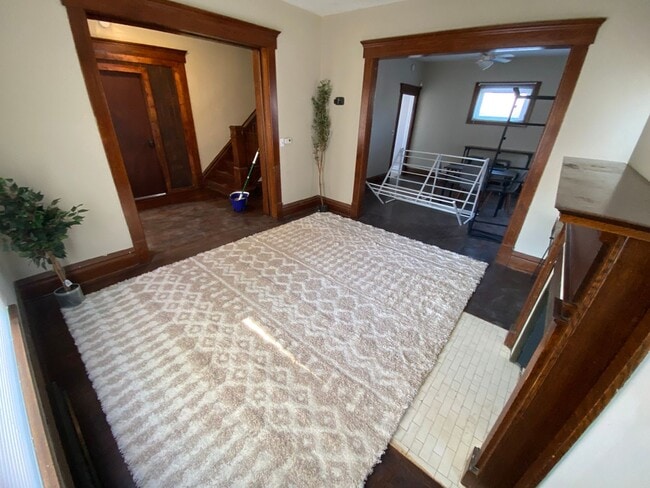 Building Photo - 426 E 15th Ave