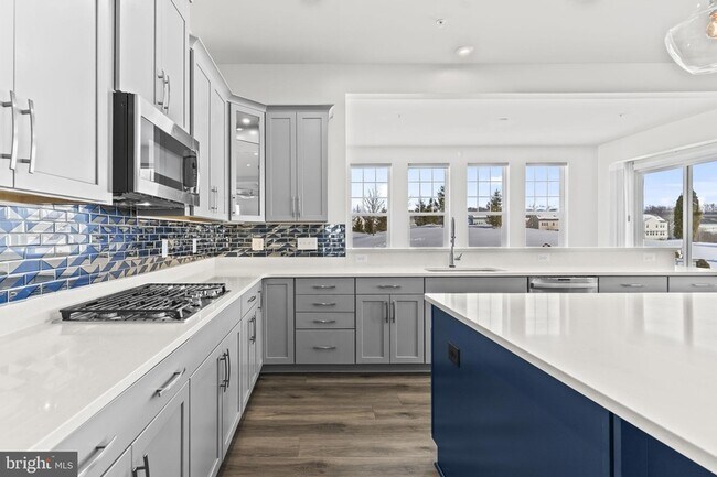 Building Photo - 12600 Coventry Mnr Wy