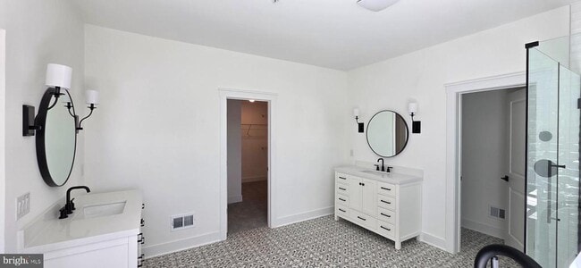 Building Photo - 1152 Broad Lk Dr