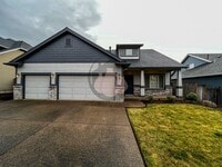 Building Photo - Beautiful Home Next Creekside Golf Club