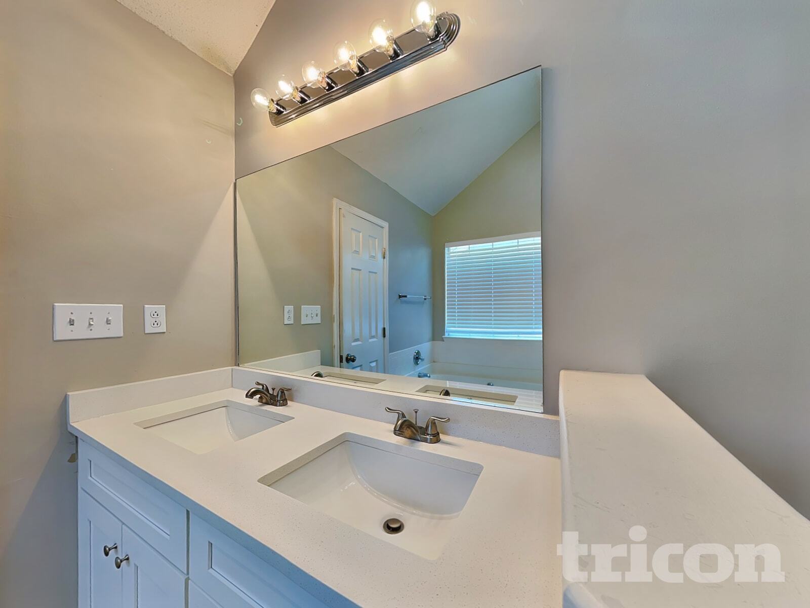 Building Photo - 1264 W Briar Ridge Ct